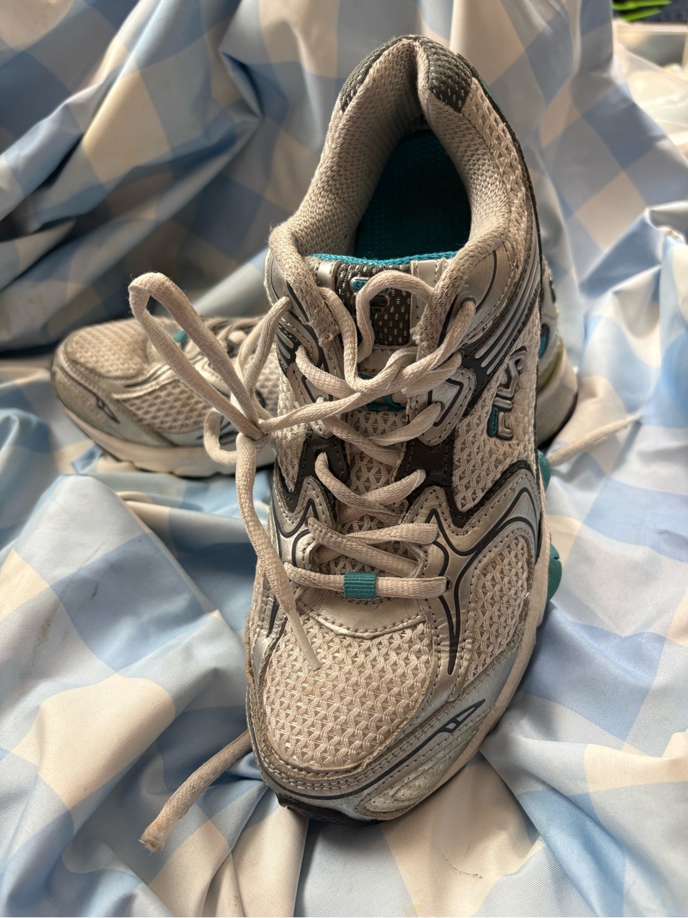 Women’s Fila Leather Silver, White & Teal Athletic Shoes.Light-Weight MultiSport